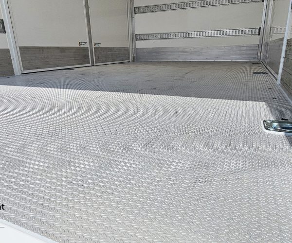 Lightweight Bodies .au - Pantech 6 Pallet Service Body 1.22
