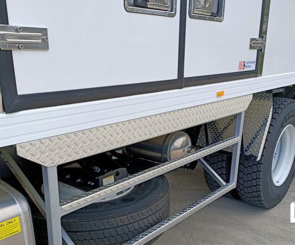 Lightweight Bodies Refrigerated 12 Pallet Body 1.11